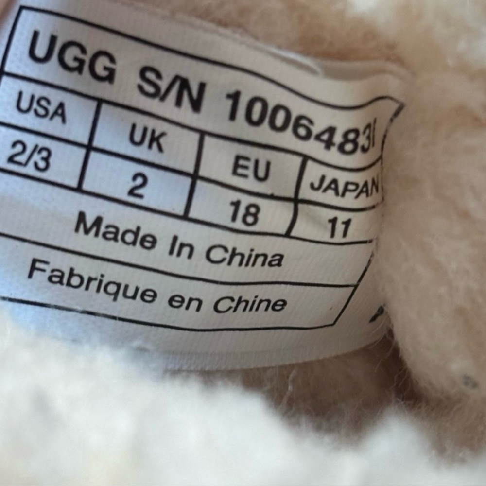 UGG BOOTS - Picture 14 of 14
